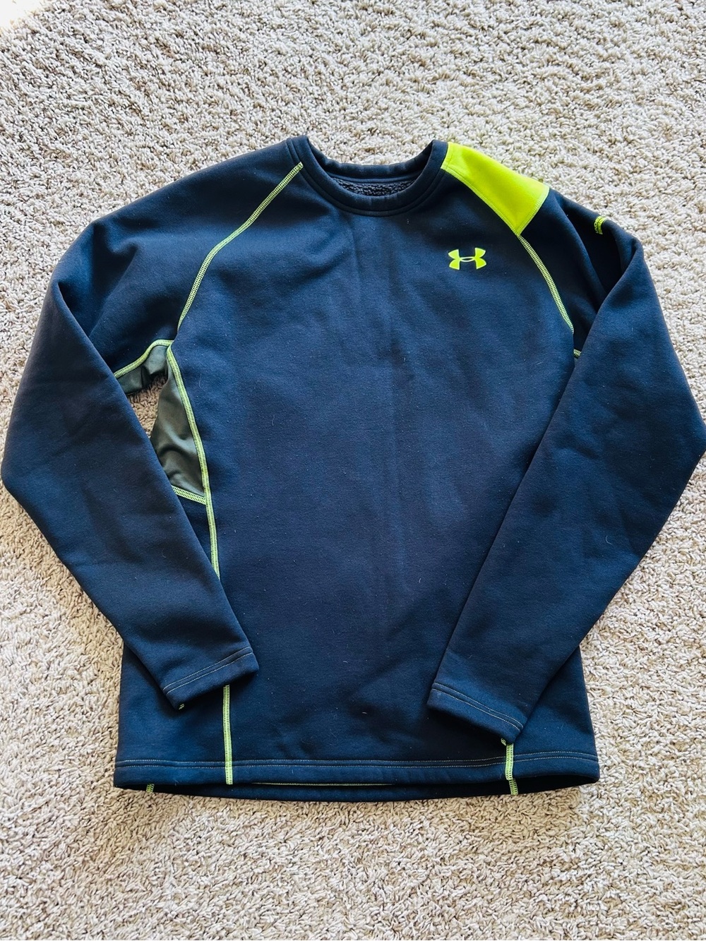Under Armour Black Crew Sweatshirt fleece lined